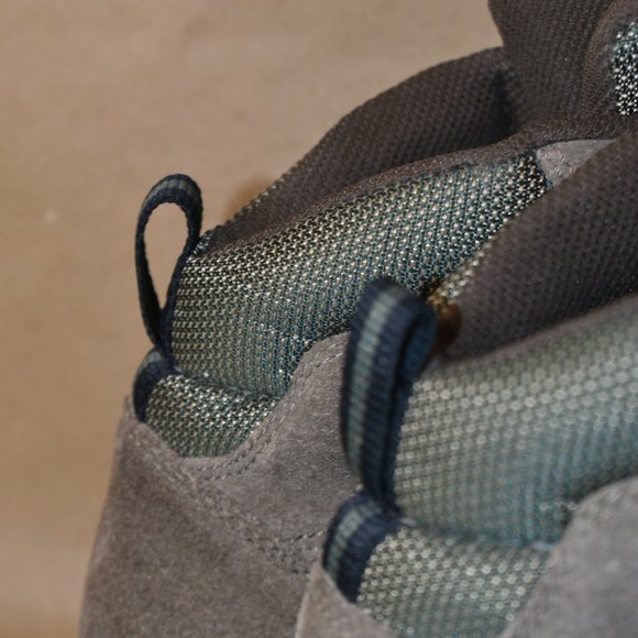 * CABELAS Waterproof Mid Leather Hiking Boot 8 - Picture 13 of 16